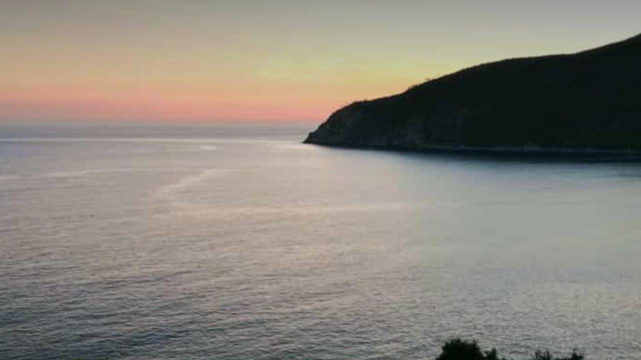 Appartamenti Enrica With Amazing View Монелья Экстерьер фото