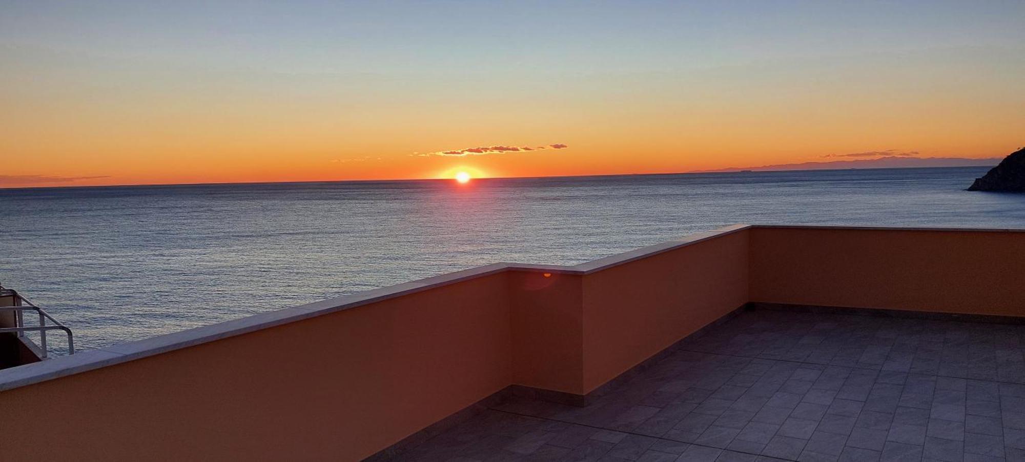Appartamenti Enrica With Amazing View Монелья Экстерьер фото