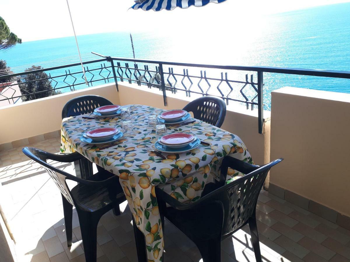 Appartamenti Enrica With Amazing View Монелья Экстерьер фото